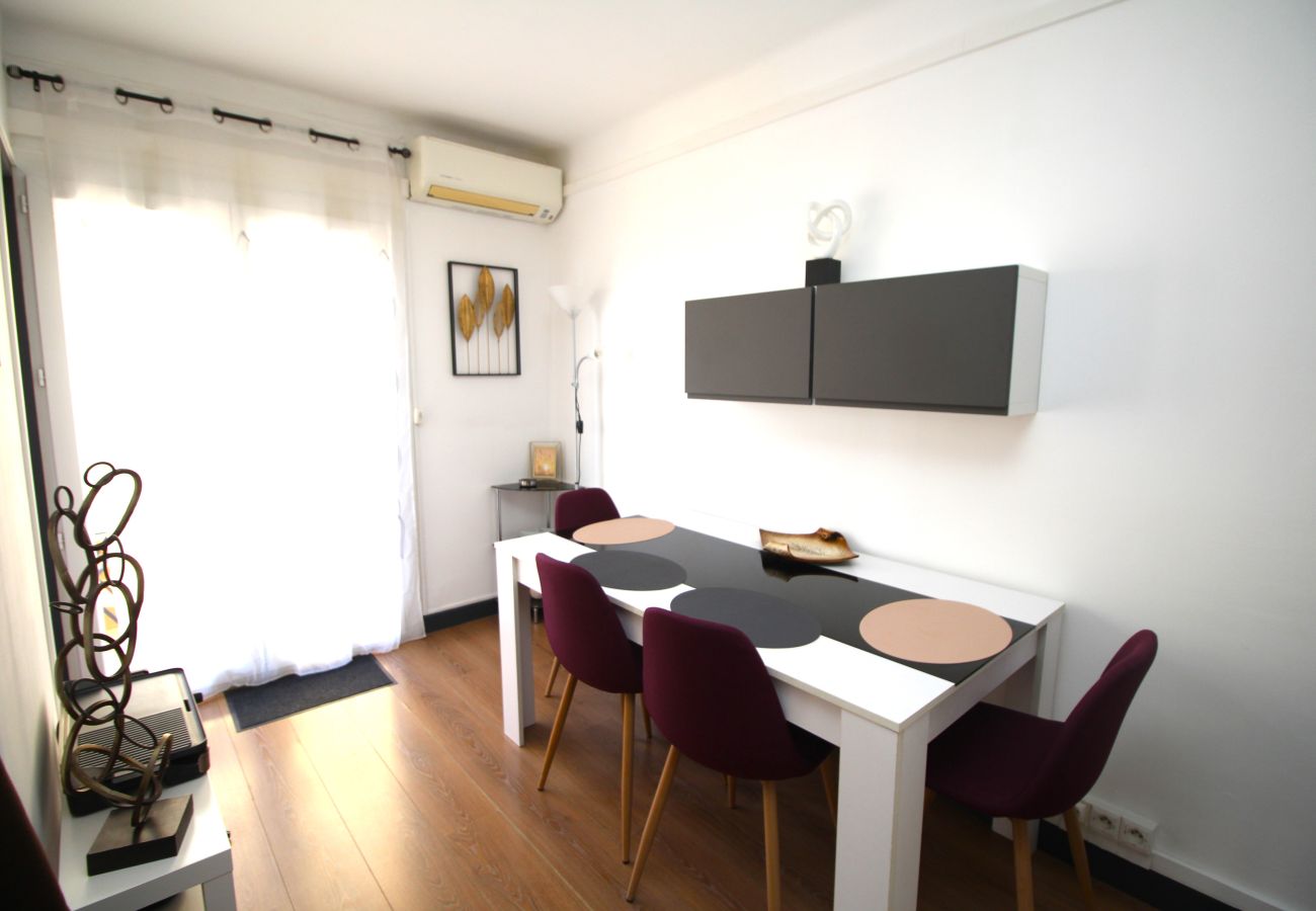 Ferienwohnung in Canet-en-Roussillon - Appartement 4 personnes à 50m de la plage avec parking 