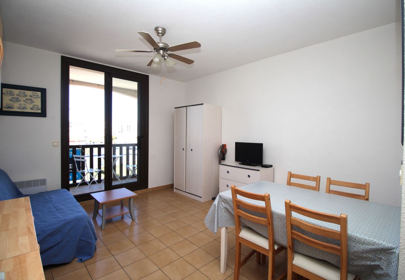 Ferienwohnung in Canet-en-Roussillon - Appartement 4 personnes à 300m de la plage + parking