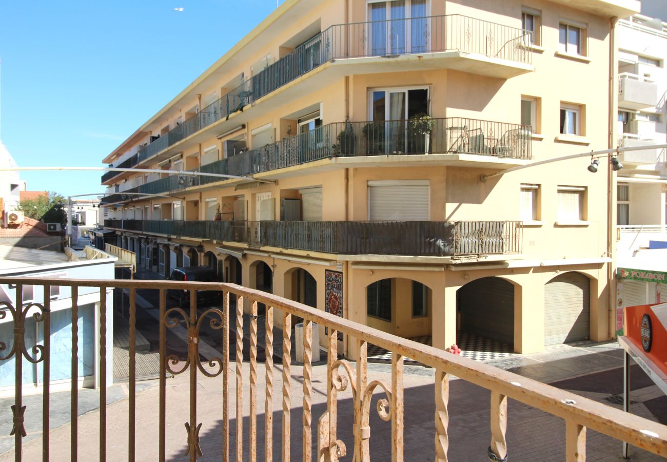 Ferienwohnung in Canet-en-Roussillon - Appartement T3 avec vue mer 