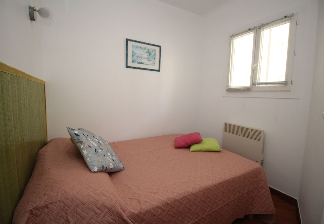 Ferienwohnung in Canet-en-Roussillon - Appartement 4 personnes a 50m de la plage 