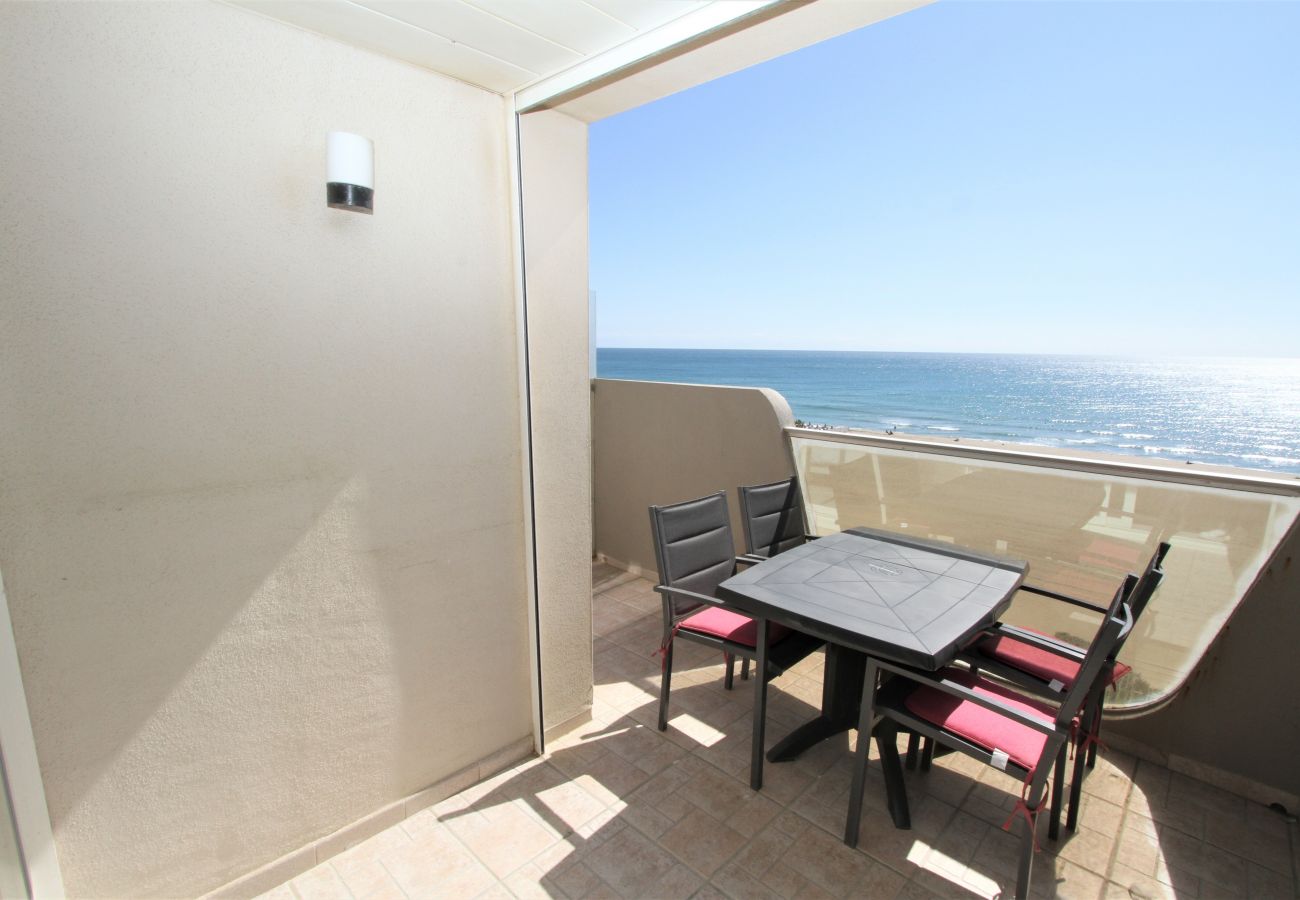 Apartment in Canet-en-Roussillon - Appartement 4 personnes en front de mer