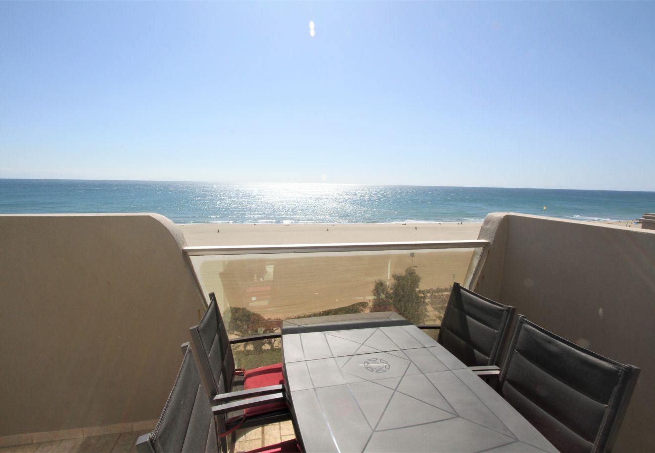 Apartment in Canet-en-Roussillon - Appartement 4 personnes en front de mer