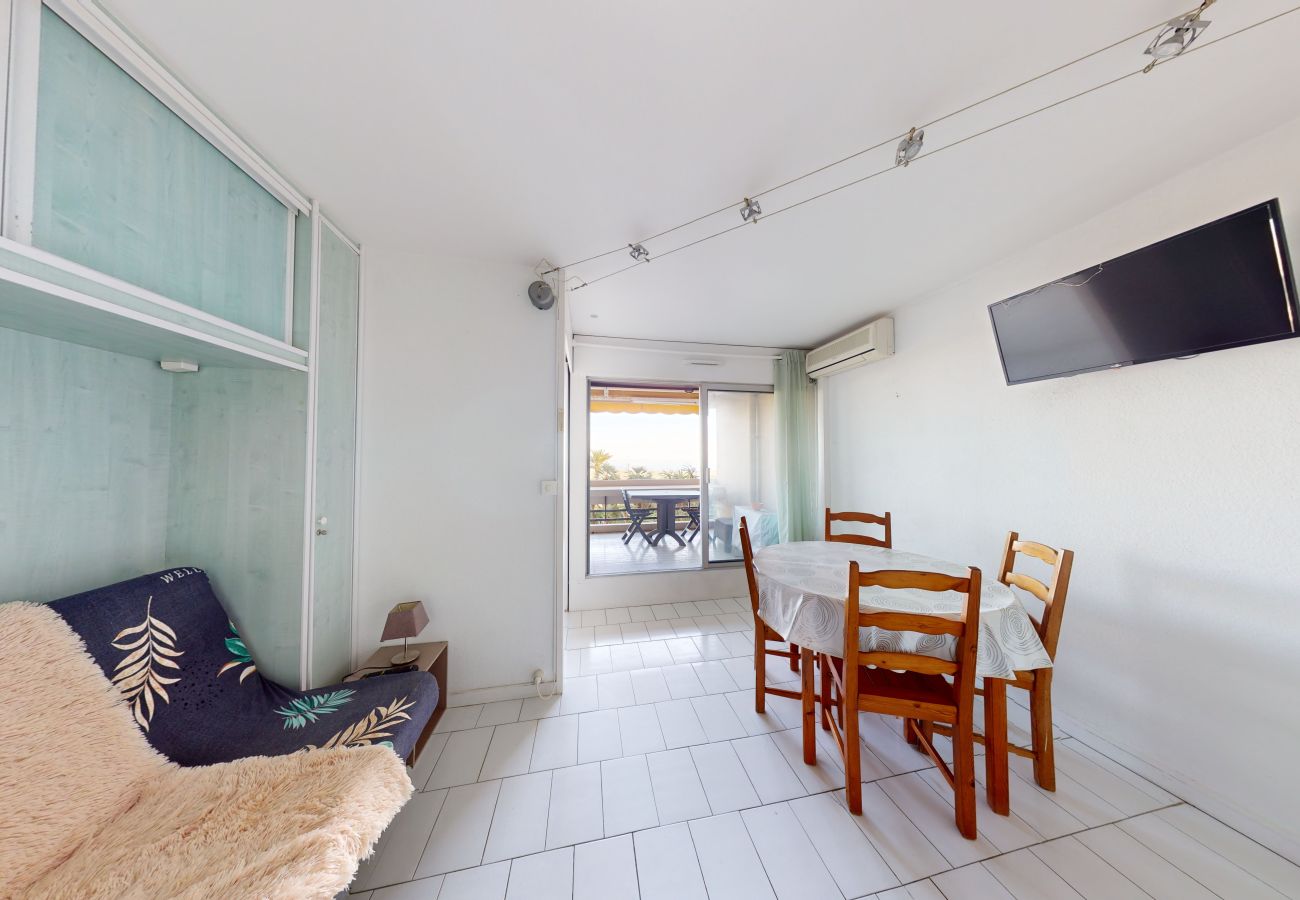 Apartment in Canet-en-Roussillon - Appartement 4 personnes vue mer 